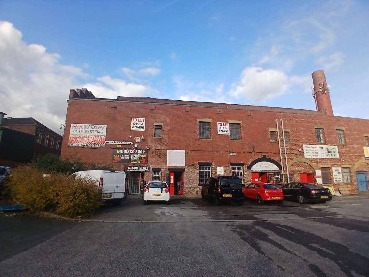 Industrial Unit in Dewsbury - photo 2