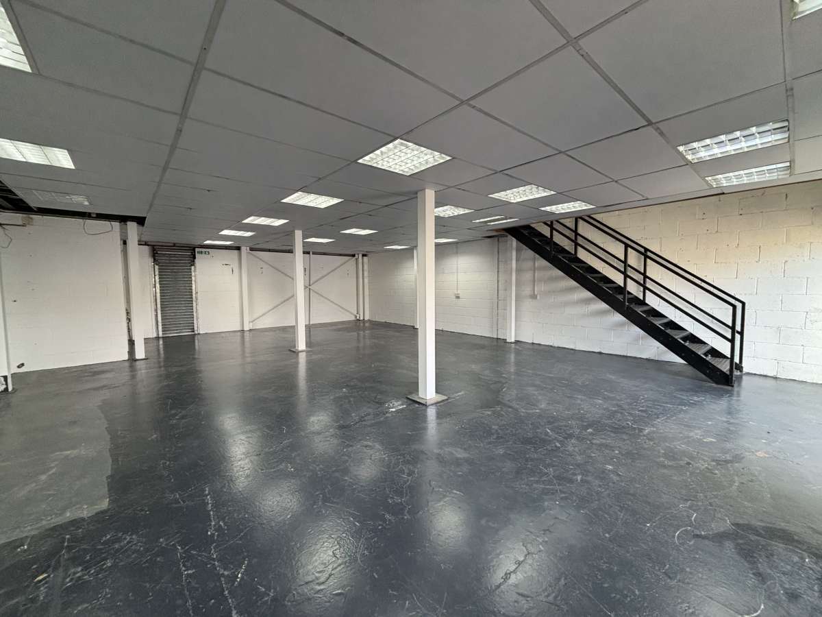 Industrial Unit in Huddersfield - photo 2