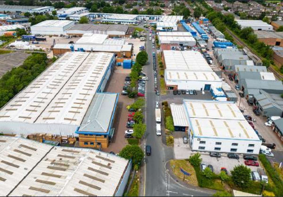 Industrial Unit in Sutton Coldfield - photo 3