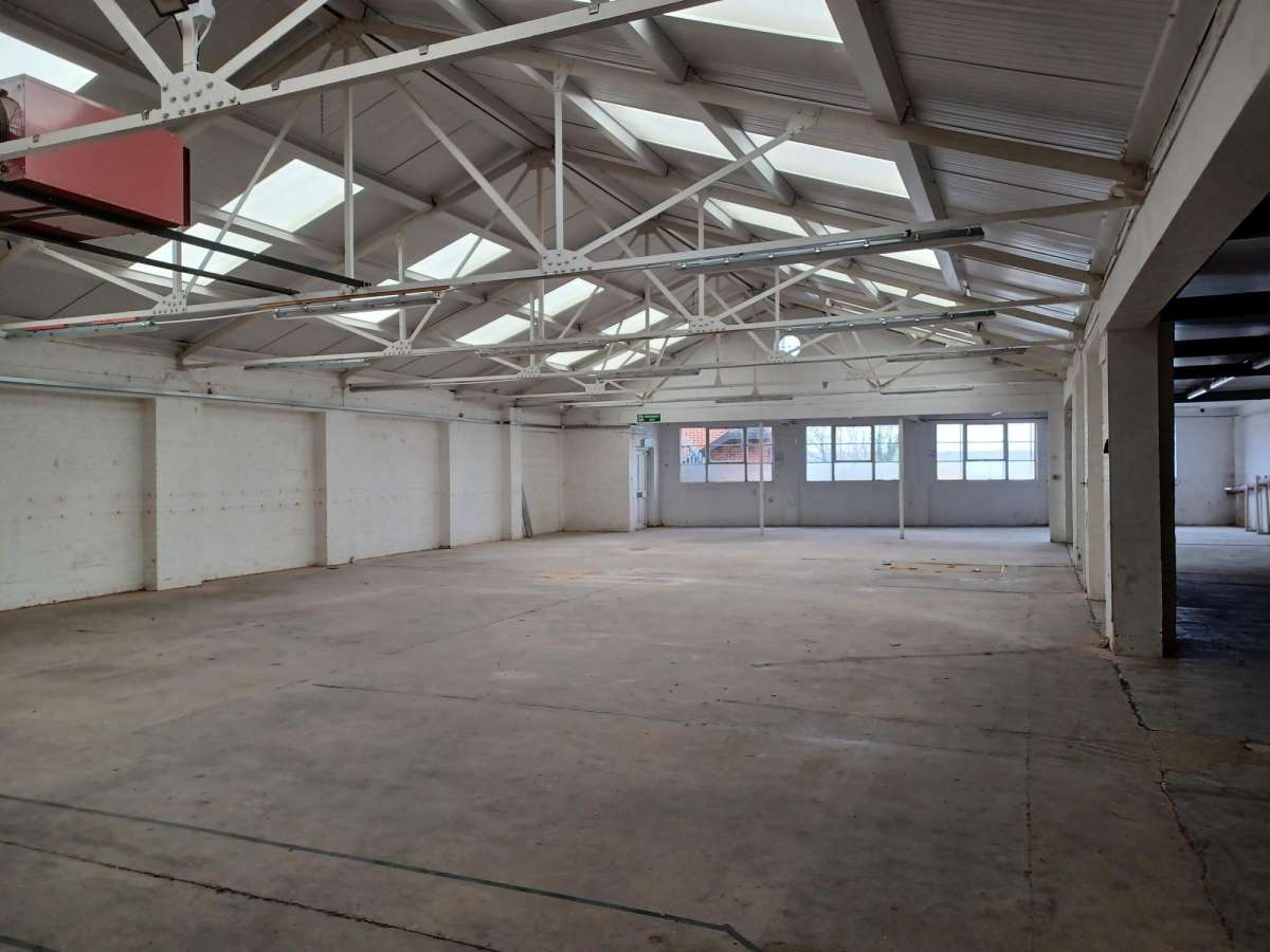 Industrial Unit in Chessington - photo 4
