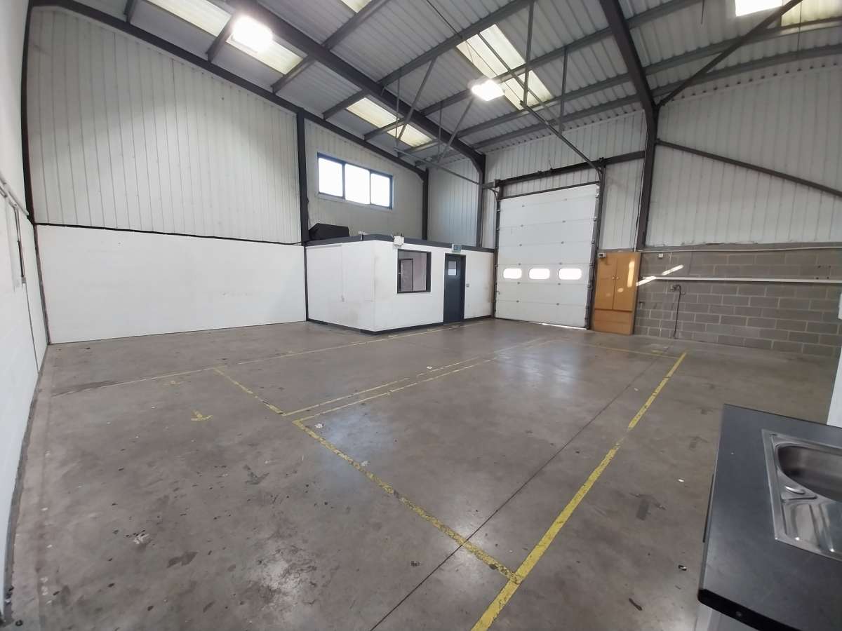 Industrial Unit in Lancing - photo 4
