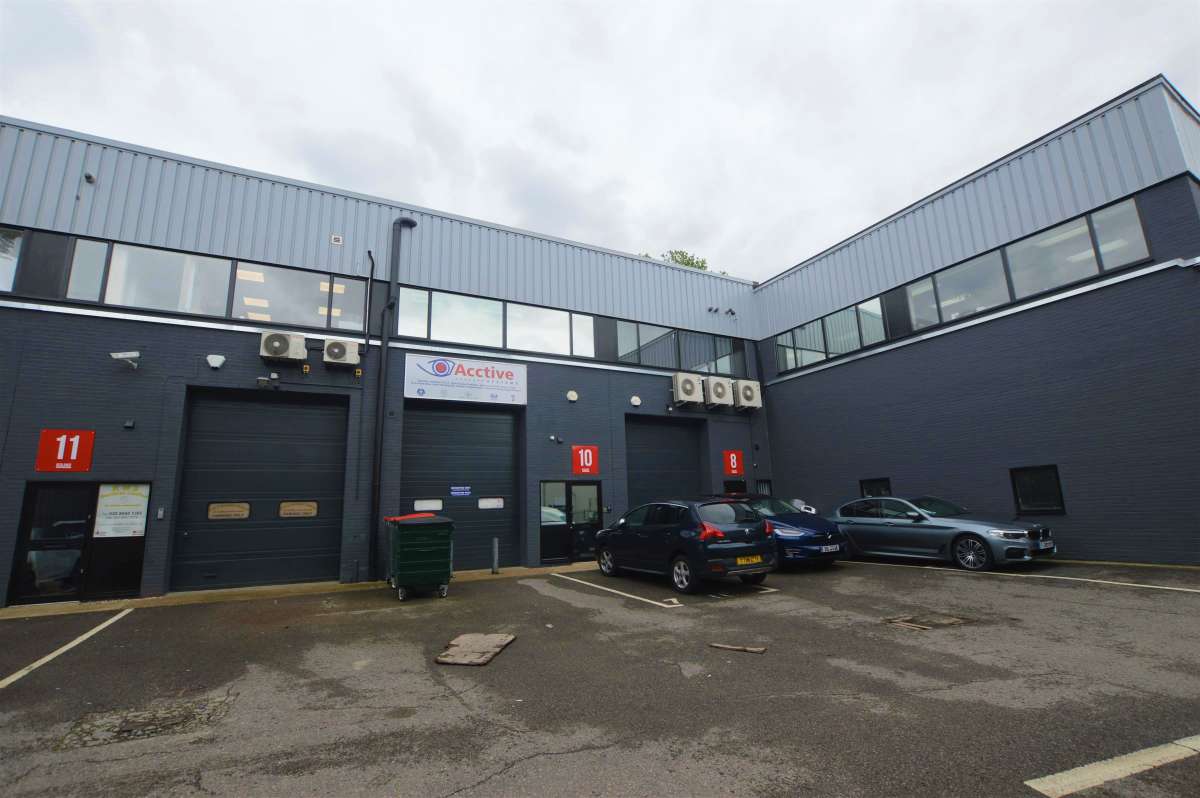 Industrial Unit in Coulsdon - photo 4