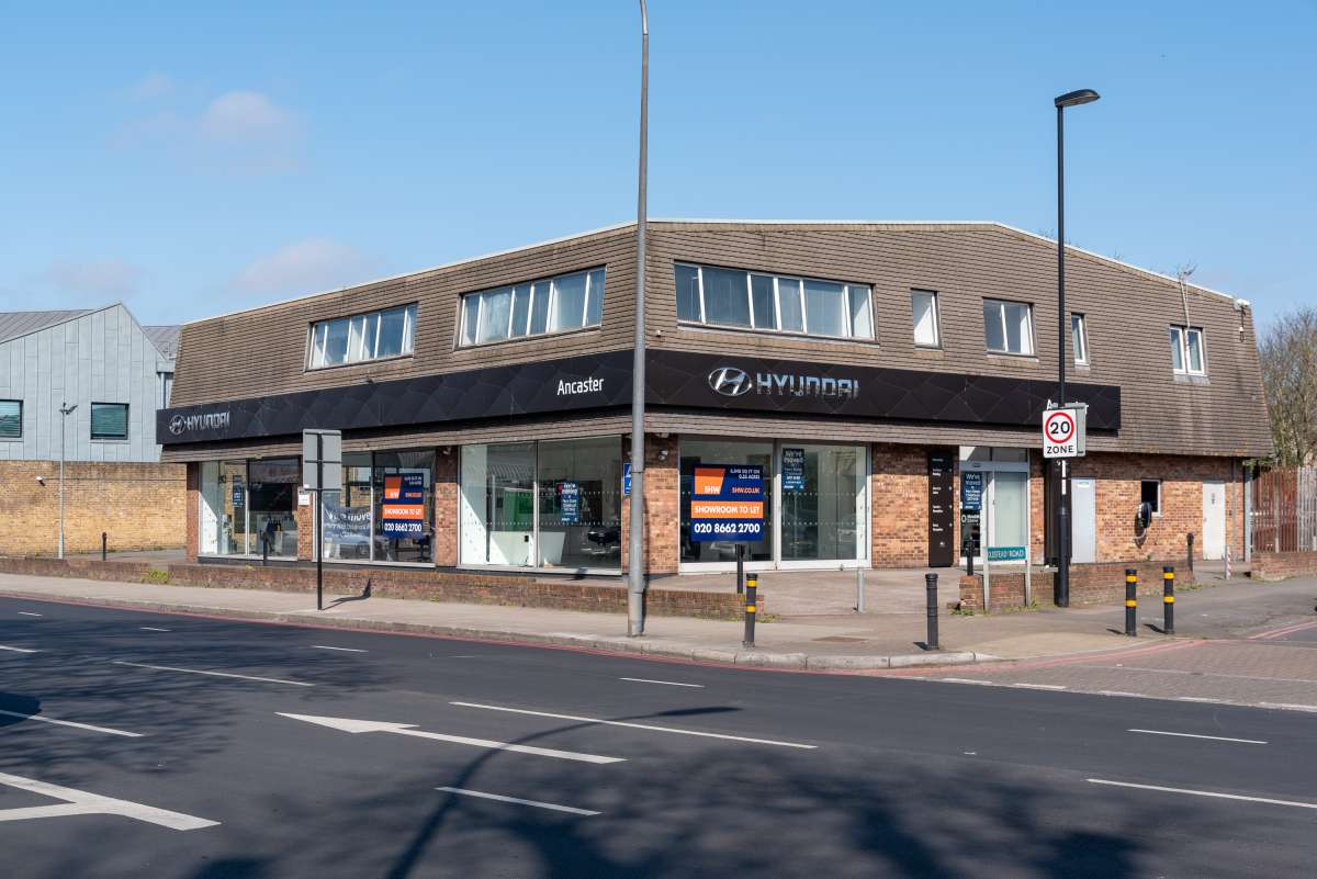 Industrial Unit in London - photo 2