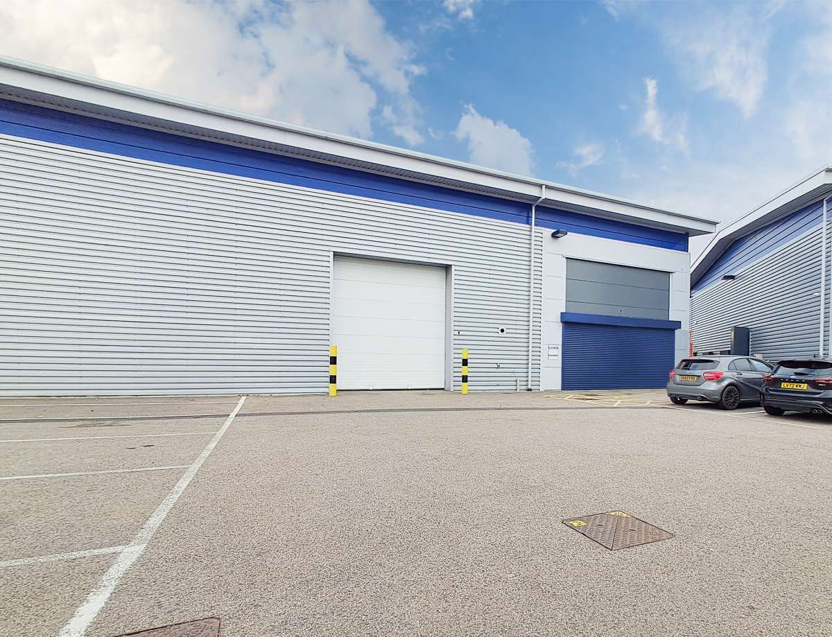 Industrial Unit in London - photo 2