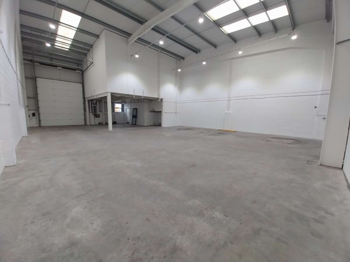 Industrial Unit in Redhill - photo 2