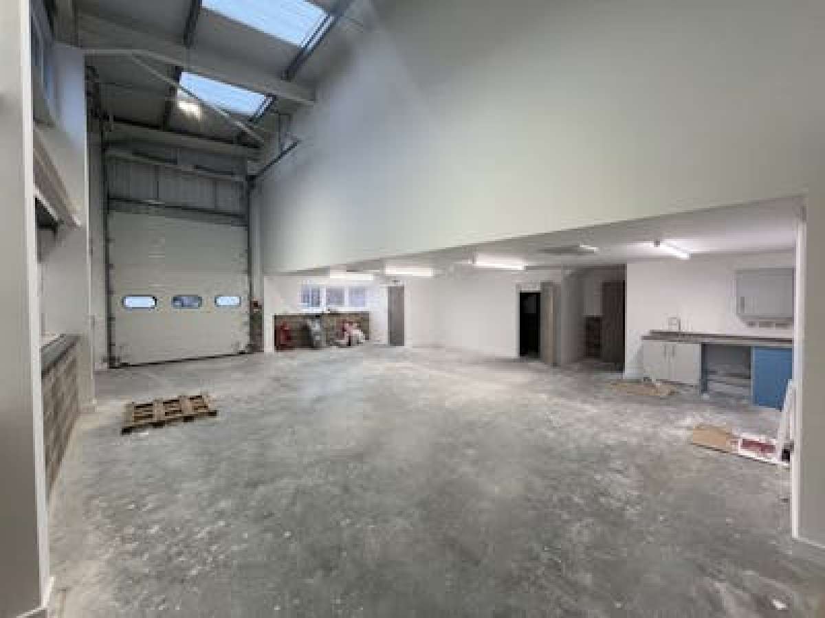 Industrial Unit in Romsey - photo 4