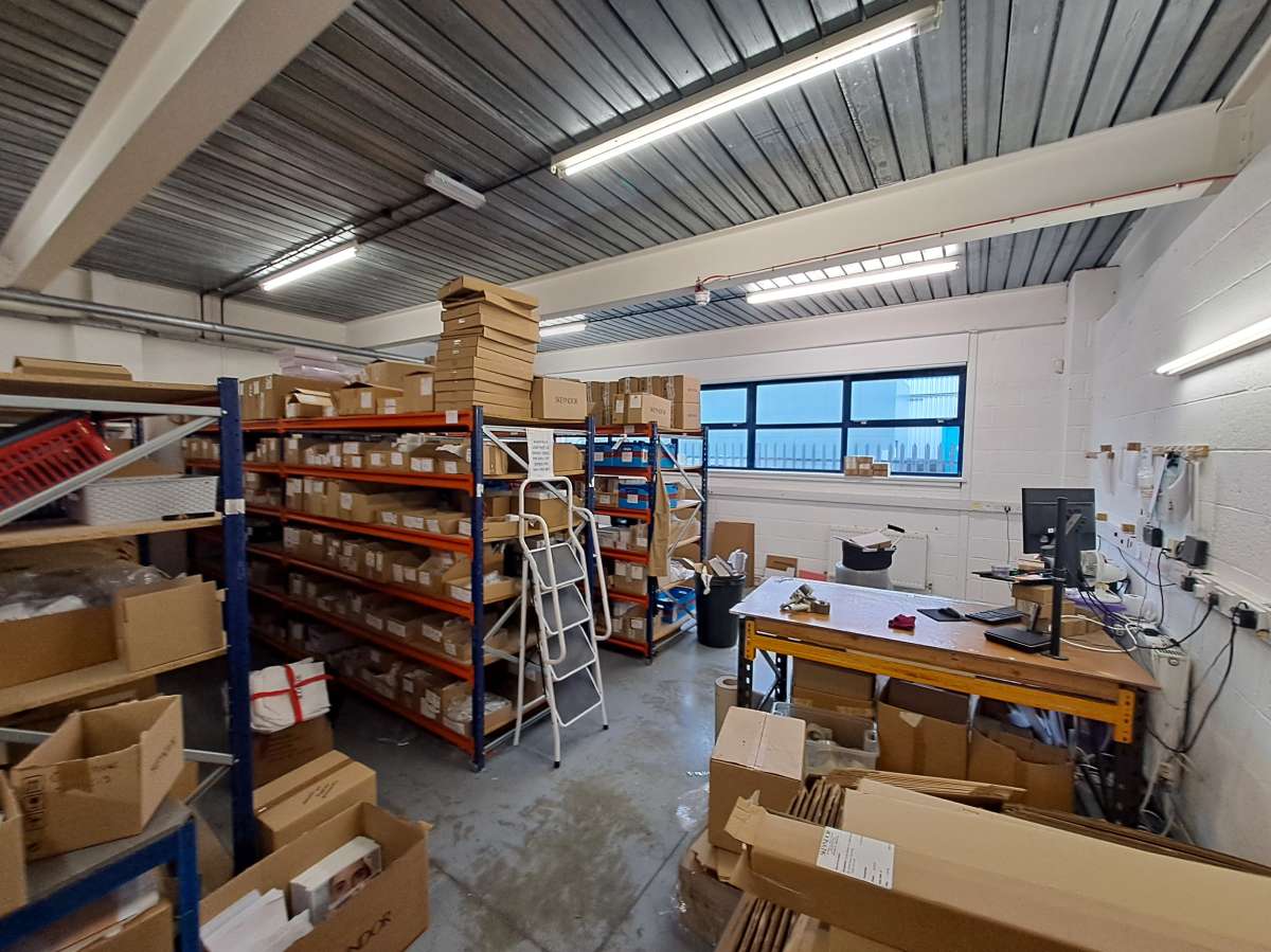 Industrial Unit in Southampton - photo 4