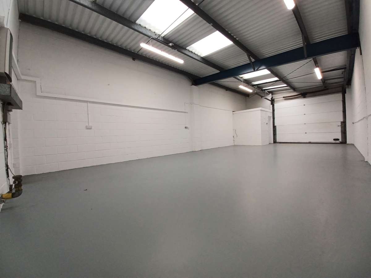 Industrial Unit in London - photo 3