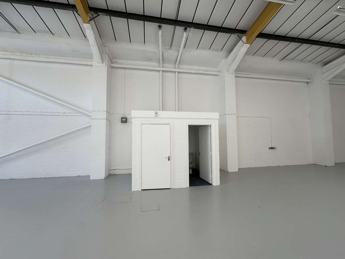 Industrial Unit in Eastbourne - photo 4