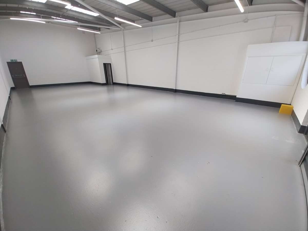 Industrial Unit in London - photo 2