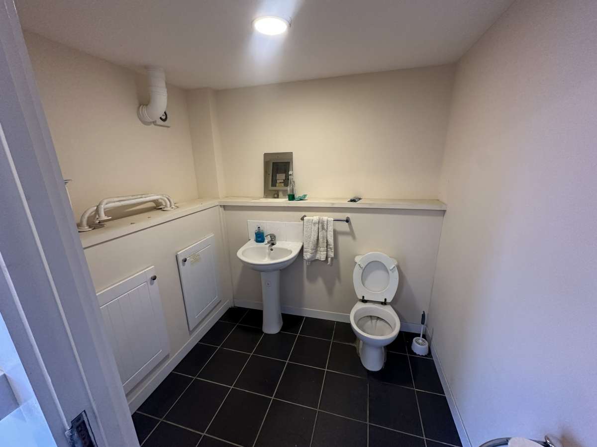 Industrial Unit in Eastbourne - photo 2