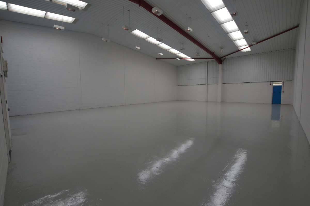 Industrial Unit in Croydon - photo 2