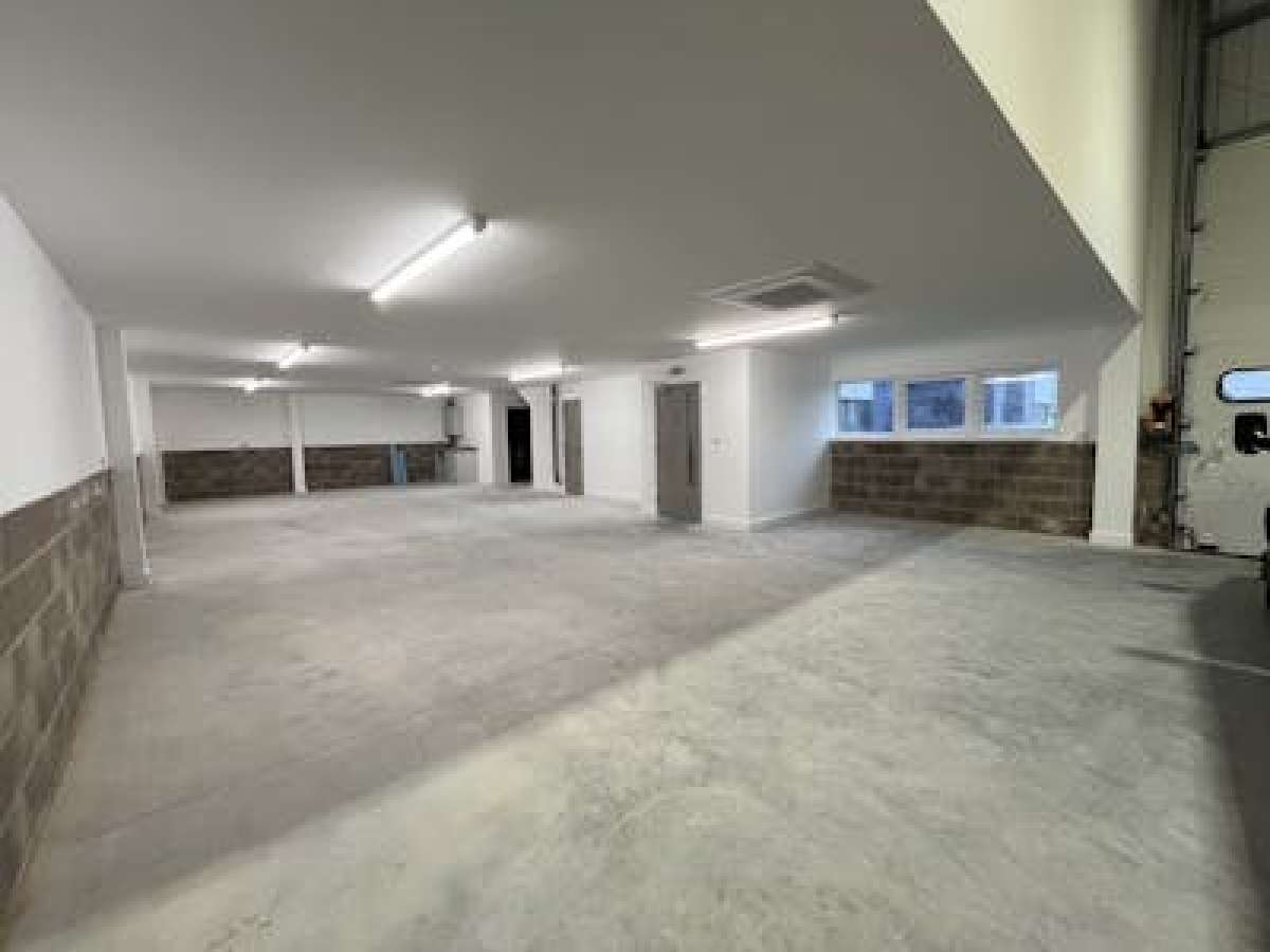 Industrial Unit in Romsey - photo 2