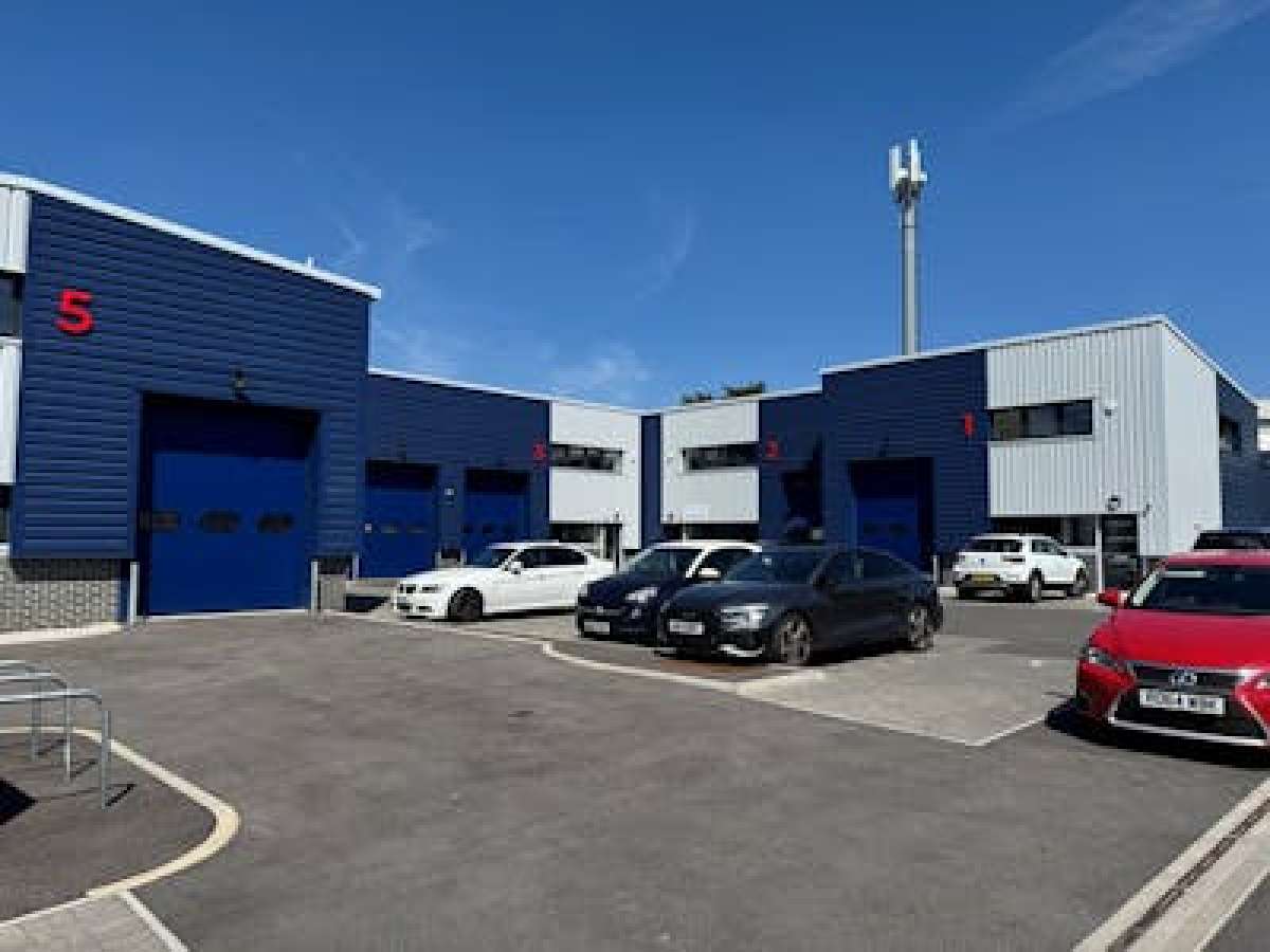 Industrial Unit in Romsey - photo 2