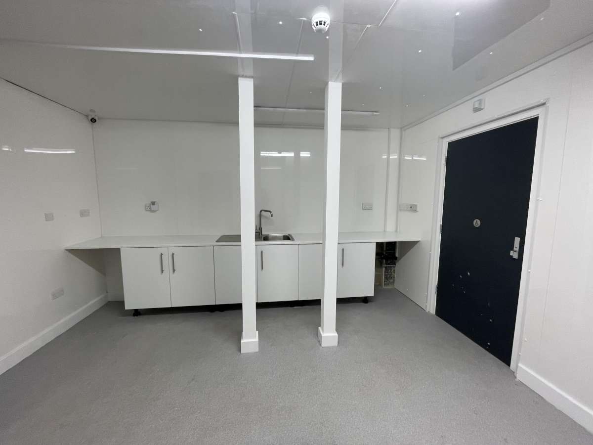 Industrial Unit in Halifax - photo 4