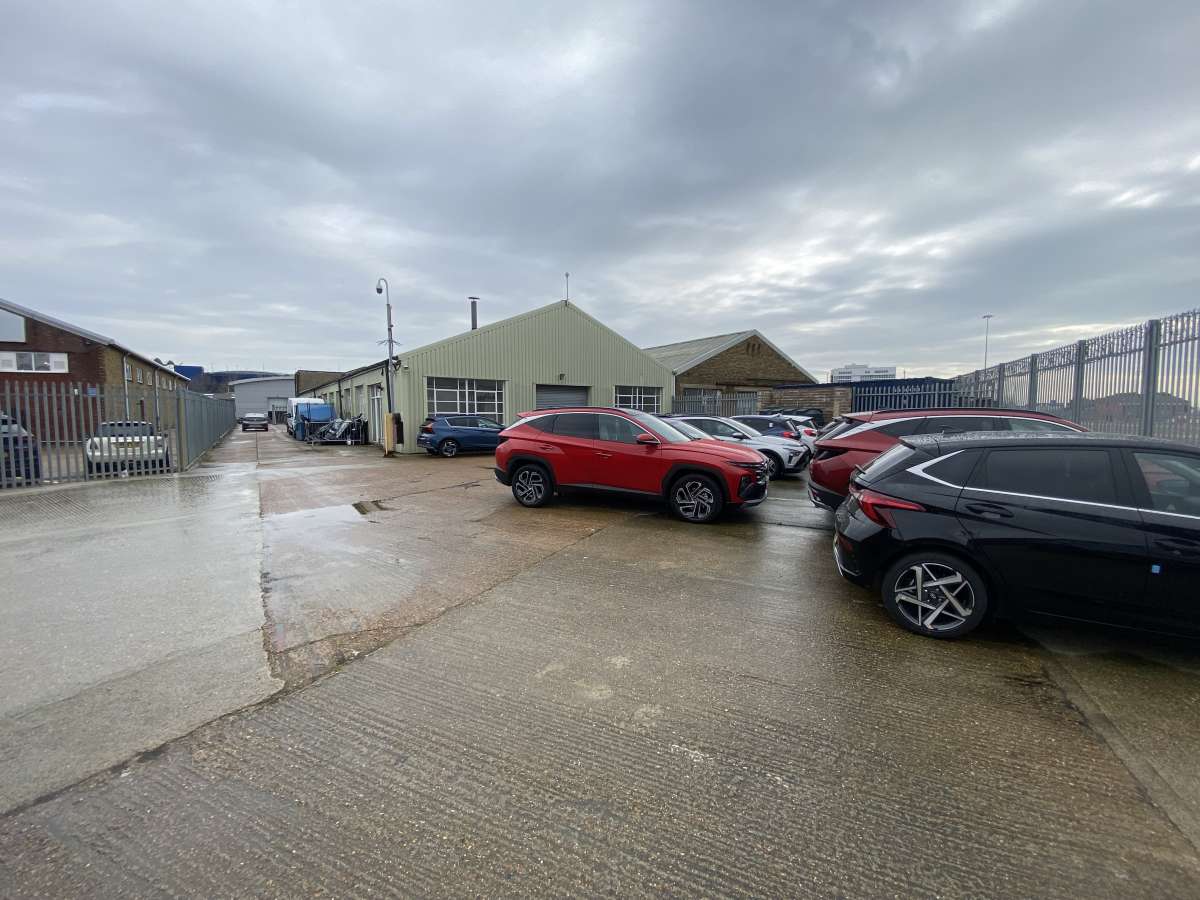 Industrial Unit in Southampton - photo 4
