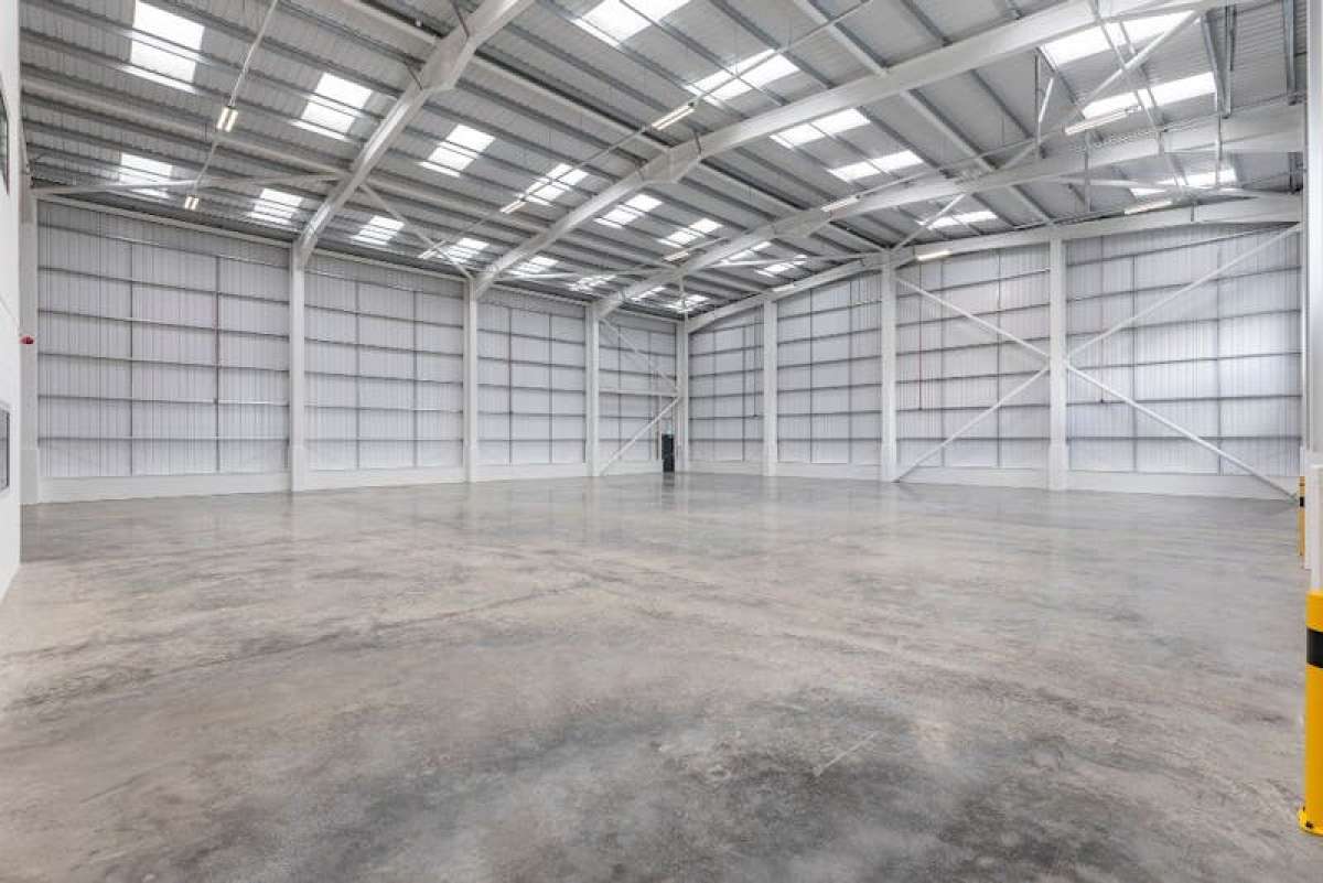 Industrial Unit in Waltham Abbey - photo 4