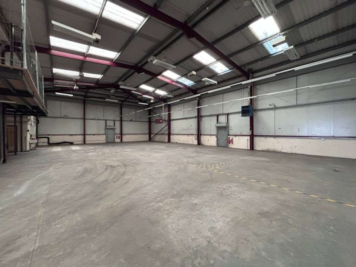 Industrial Unit in Farnham - photo 4