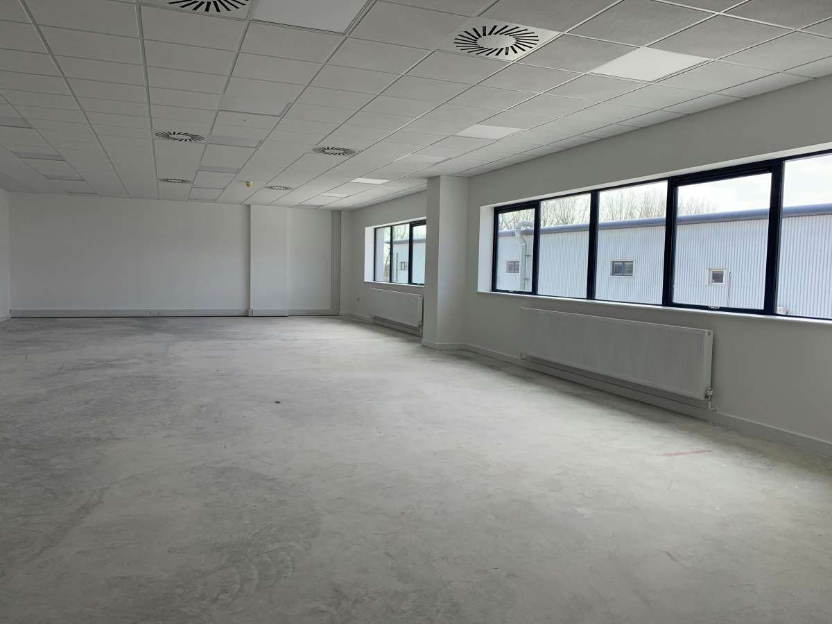 Industrial Unit in Portsmouth - photo 4