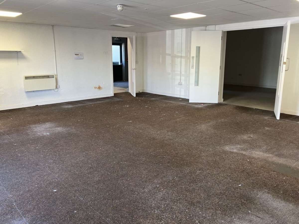 Industrial Unit in Plymouth - photo 3