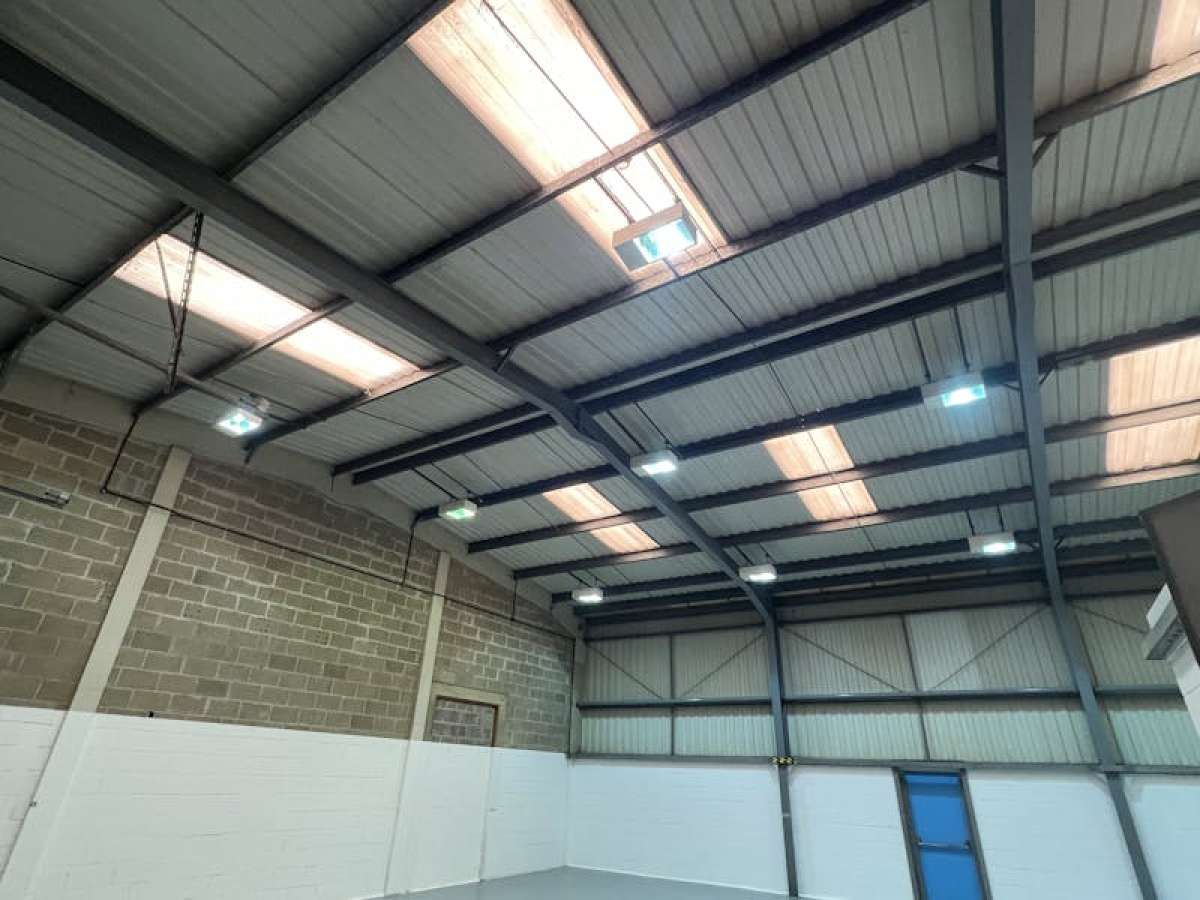 Industrial Unit in Waterlooville - photo 4