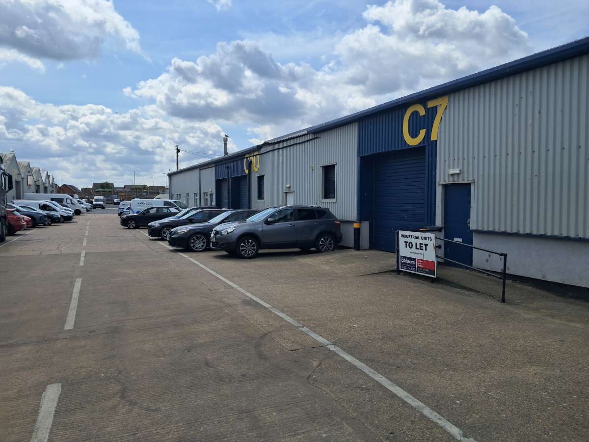 Industrial Unit in Boston - photo 3