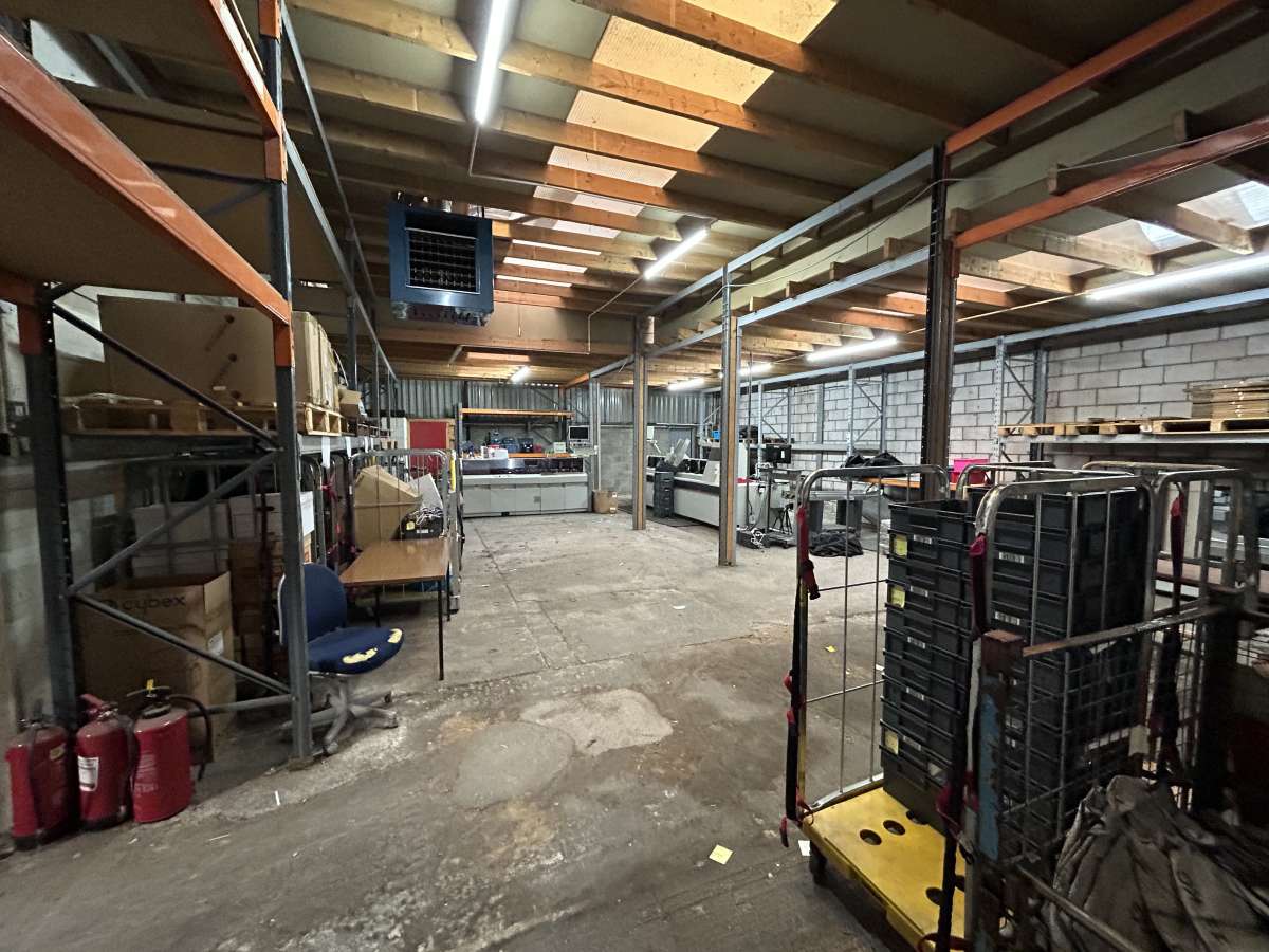 Industrial Unit in Manchester - photo 4