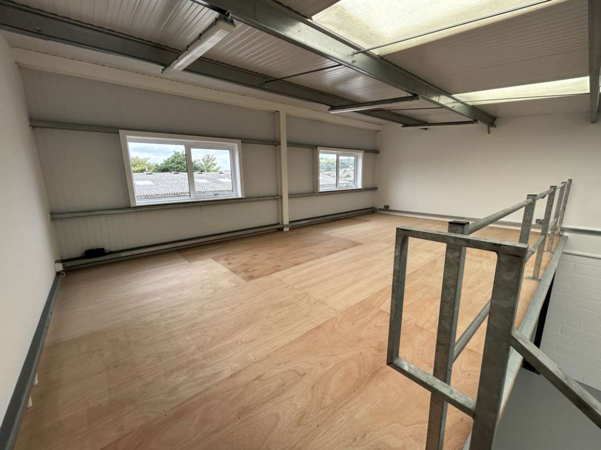 Industrial Unit in Plymouth - photo 4