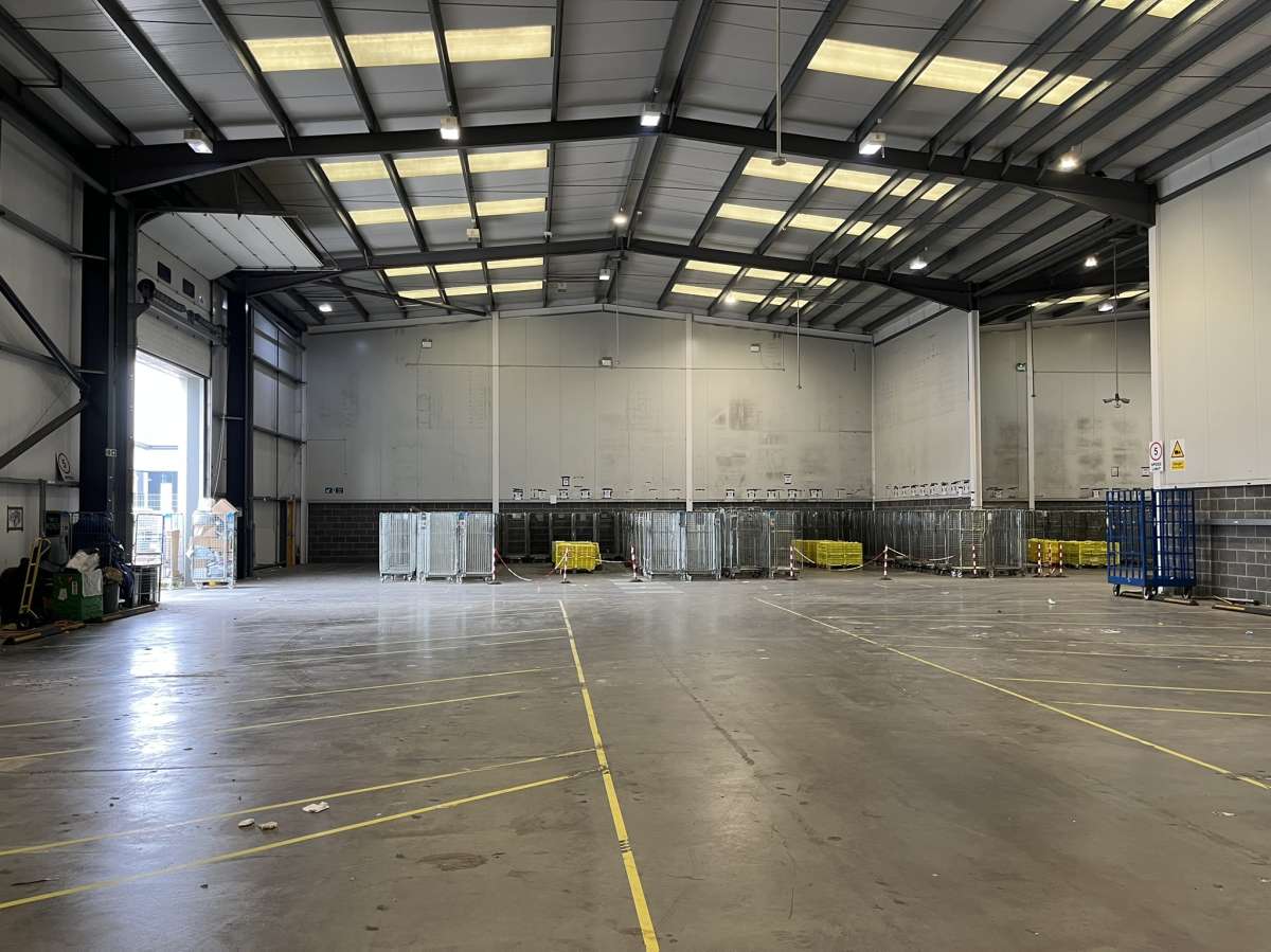 Industrial Unit in London - photo 3