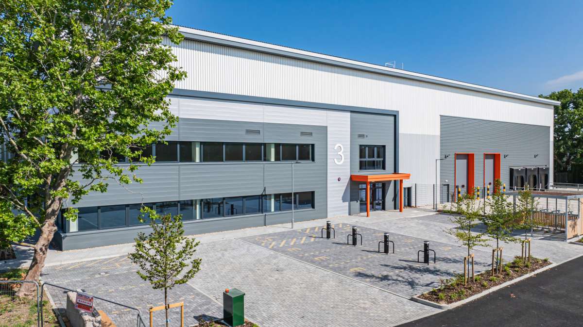 Industrial Unit in Fareham - photo 2