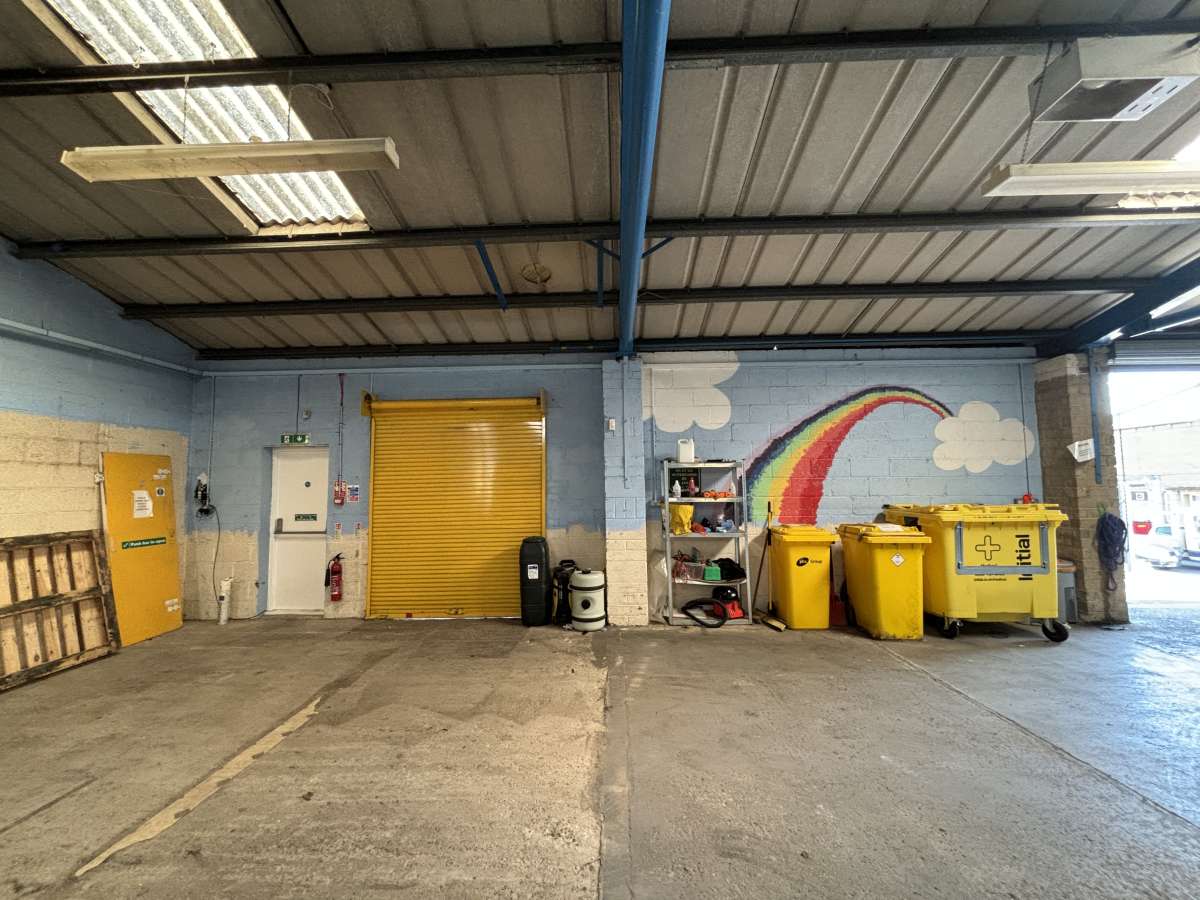 Industrial Unit in Elland - photo 3