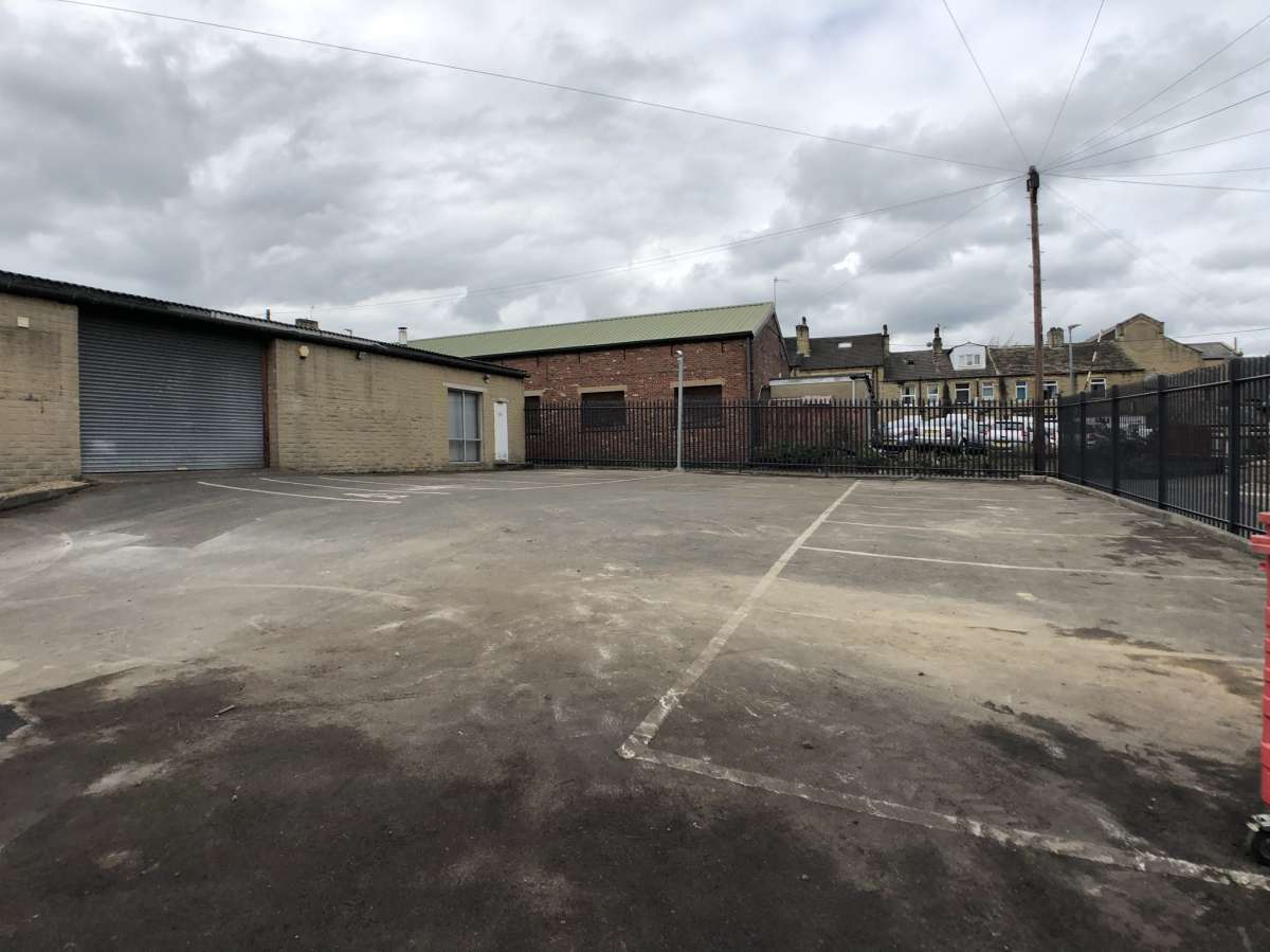 Industrial Unit in Elland - photo 4