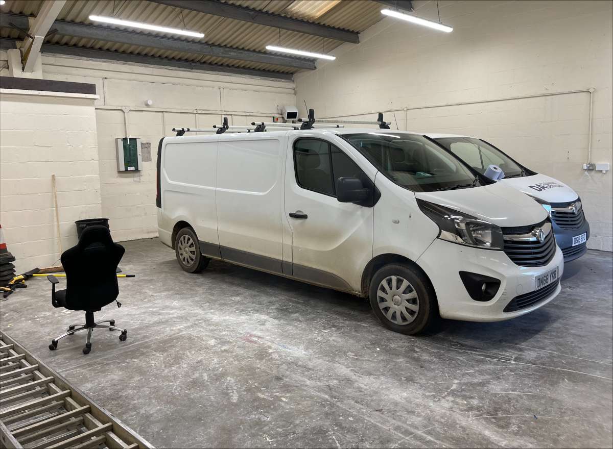 Industrial Unit in Boston - photo 3