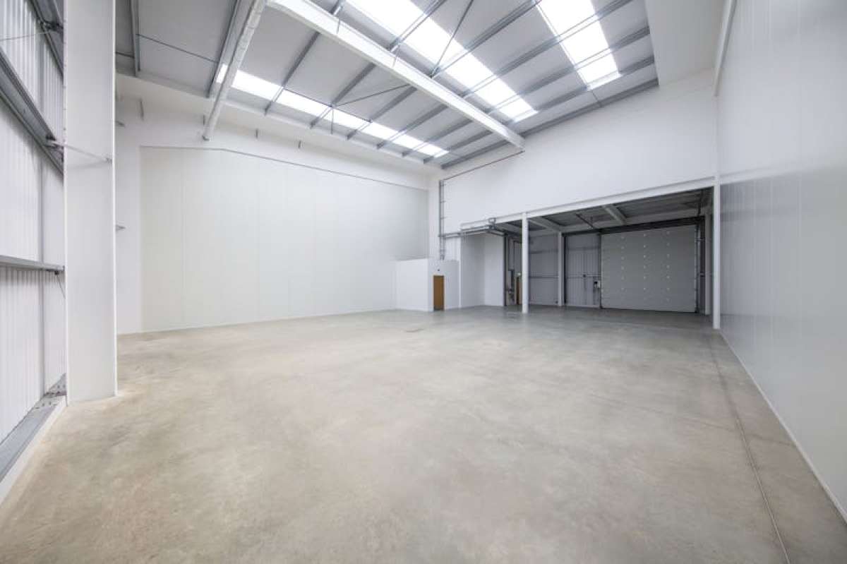 Industrial Unit in Wimborne - photo 4