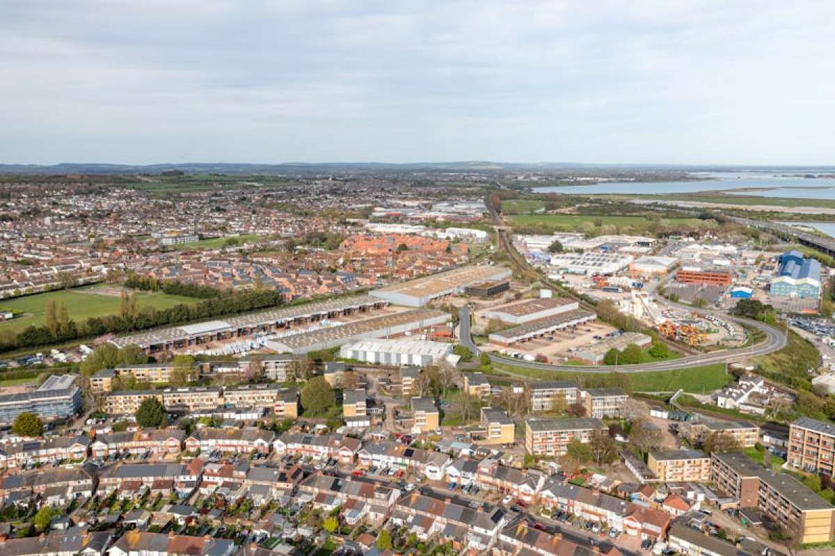 Industrial Unit in Portsmouth - photo 3