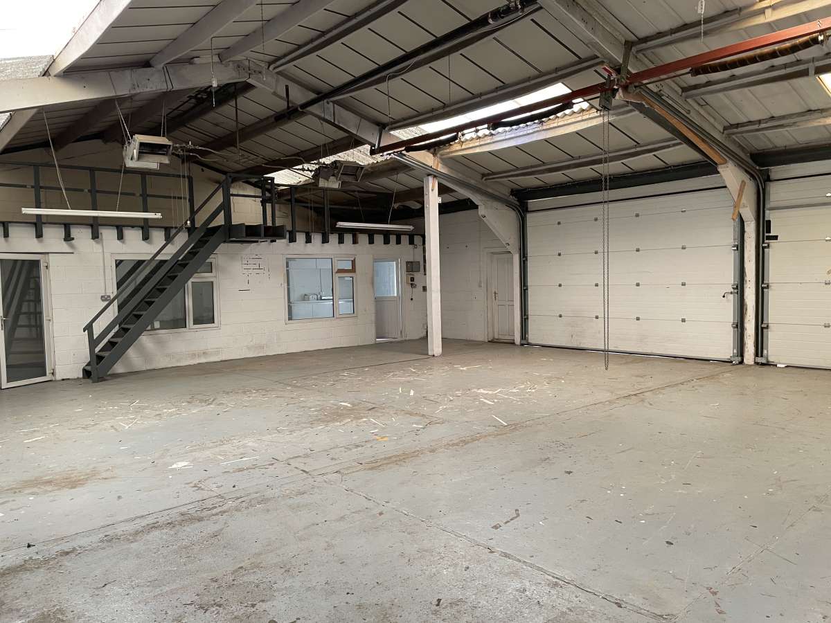 Industrial Unit in Harrogate - photo 2