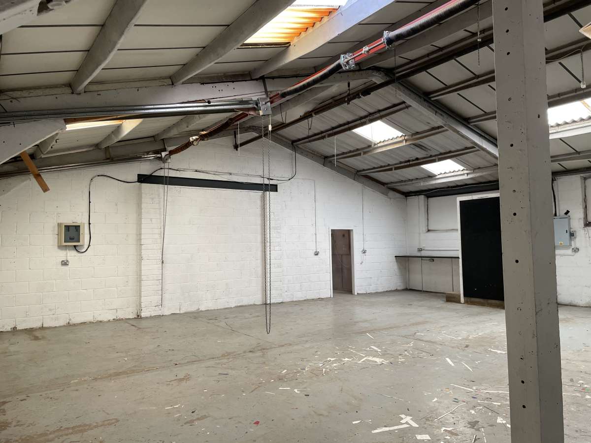 Industrial Unit in Harrogate - photo 3