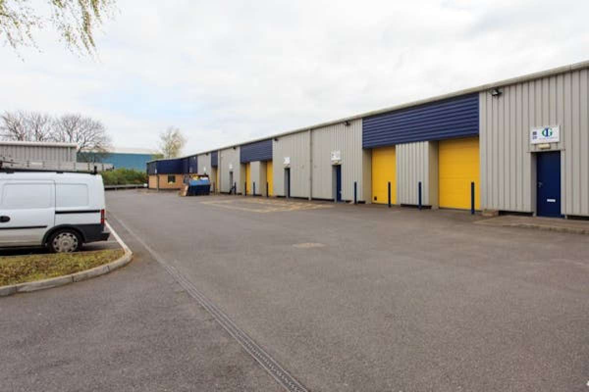 Industrial Unit in Newark - photo 3