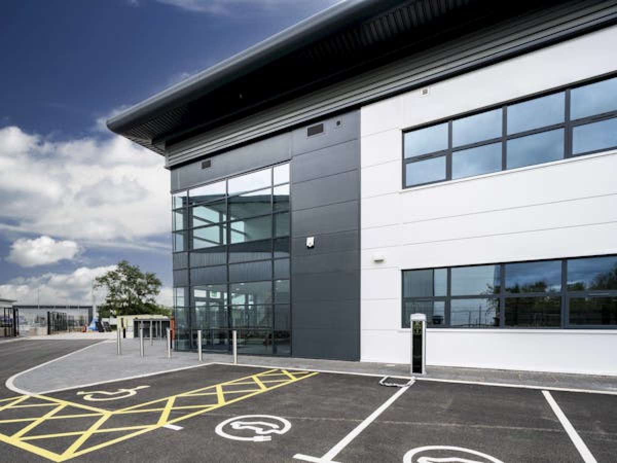 Industrial Unit in Worcester - photo 3