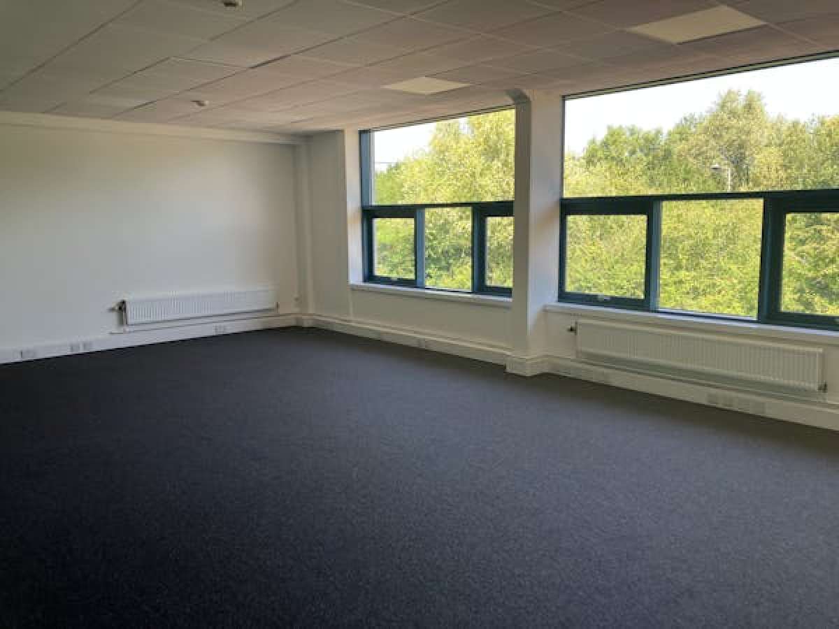 Industrial Unit in Worcester - photo 4