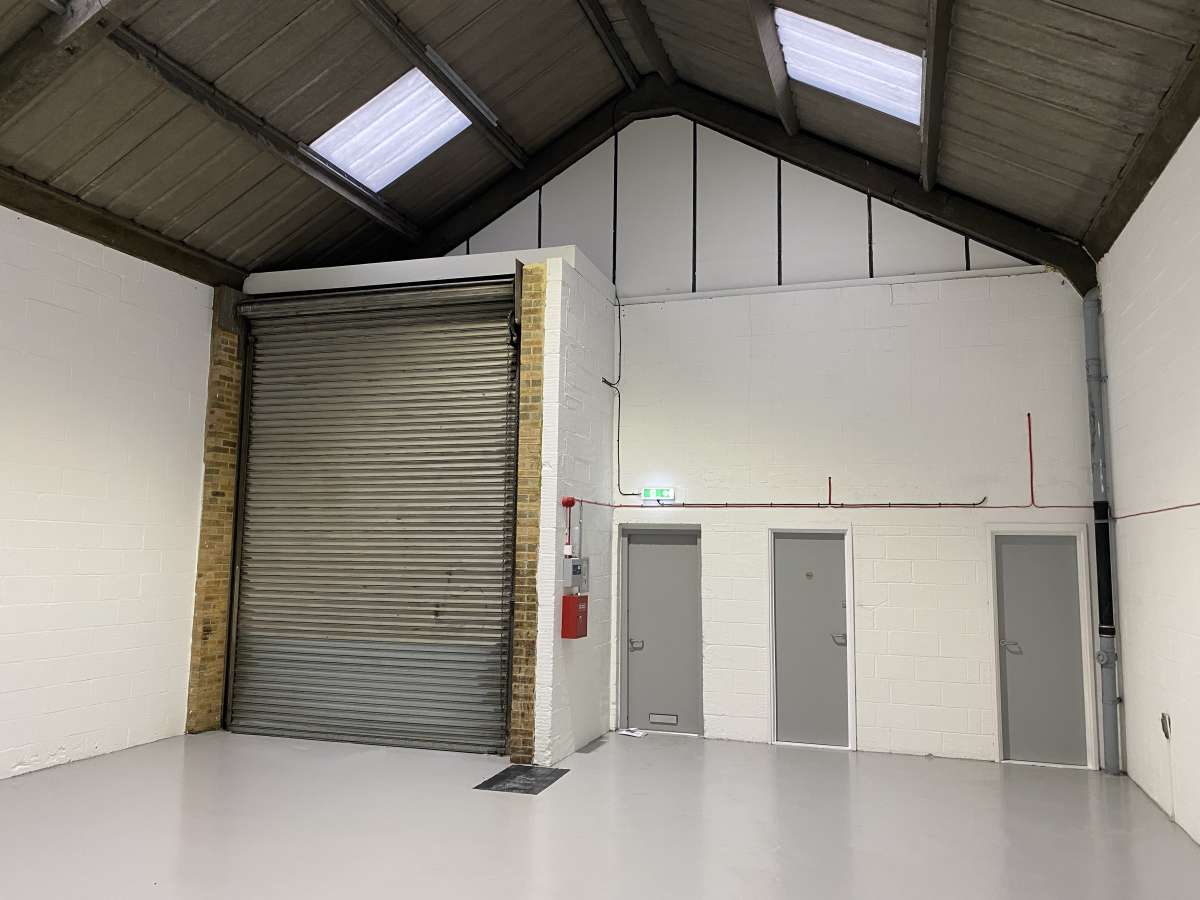 Industrial Unit in Croydon - photo 4