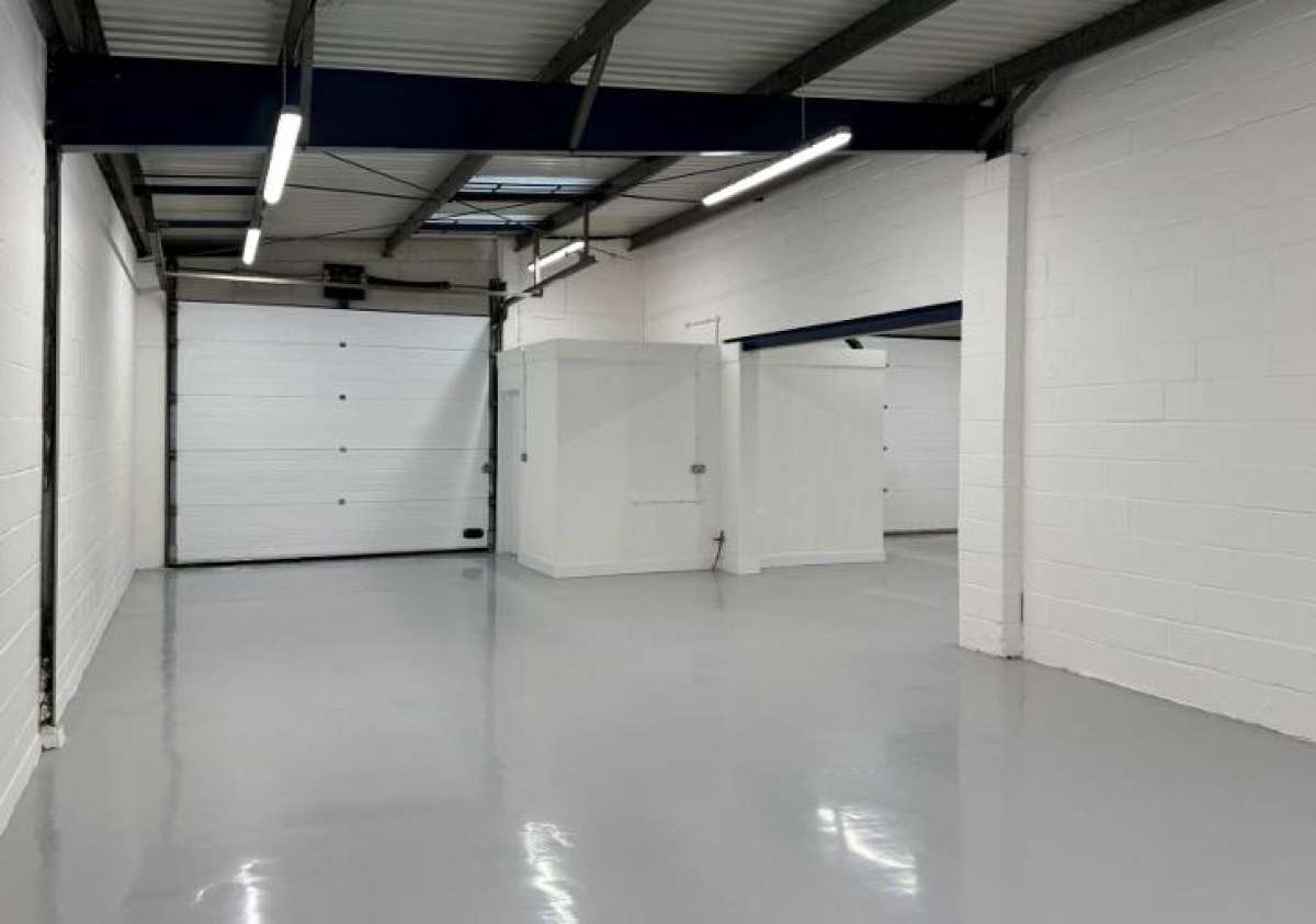 Industrial Unit in London - photo 4