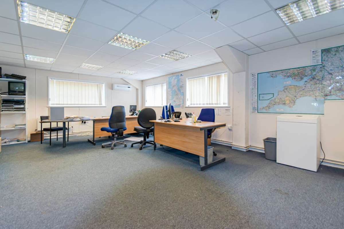 Industrial Unit in Verwood - photo 4
