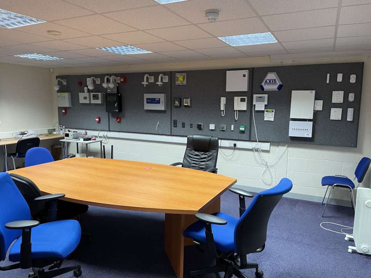 Industrial Unit in Southampton - photo 3