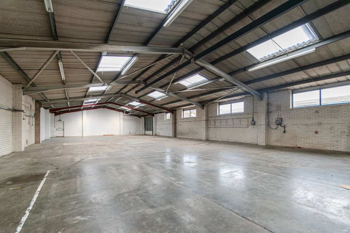 Industrial Unit in New Milton - photo 3