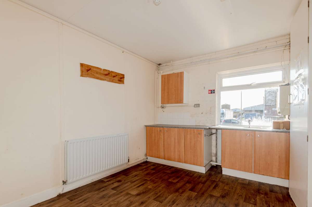 Industrial Unit in New Milton - photo 4