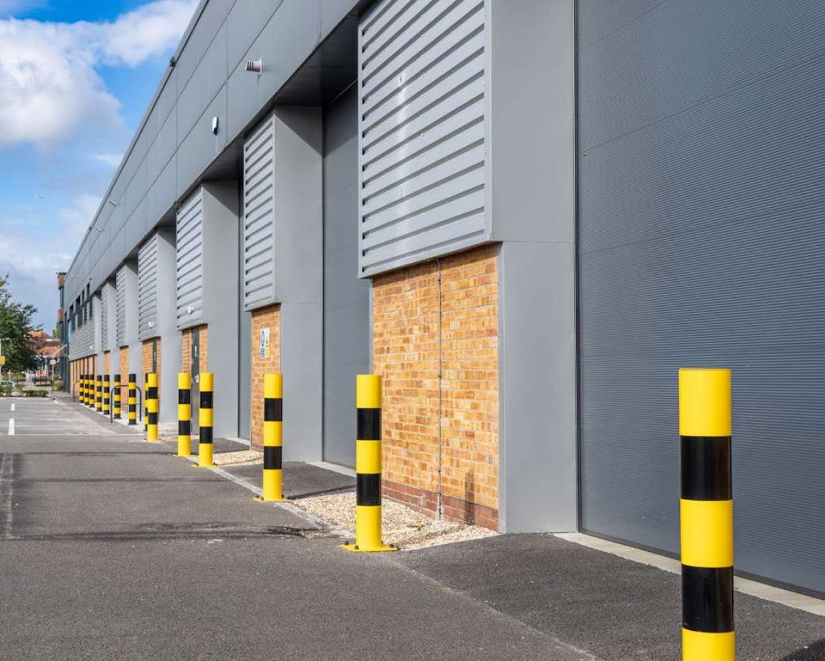 Industrial Unit in Poole - photo 4