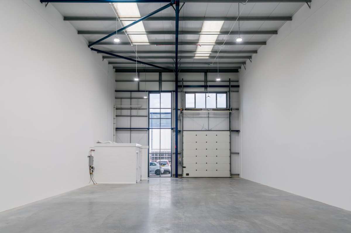 Industrial Unit in Poole - photo 3