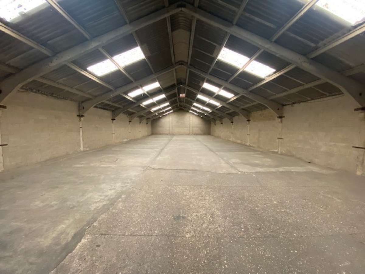 Industrial Unit in St Neots - photo 2