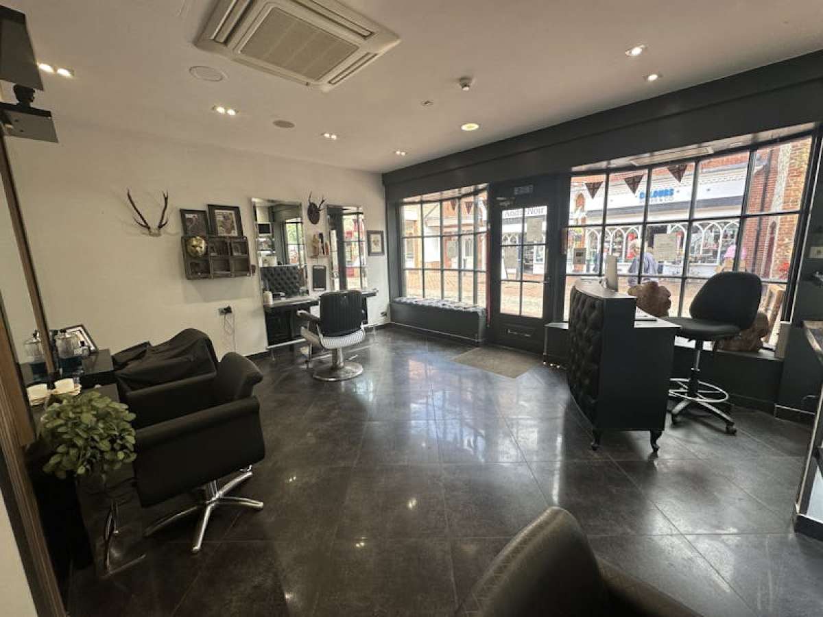 Retail/Shop in Farnham - photo 3